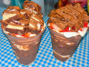 Daneli Postres - Fresas con Crema