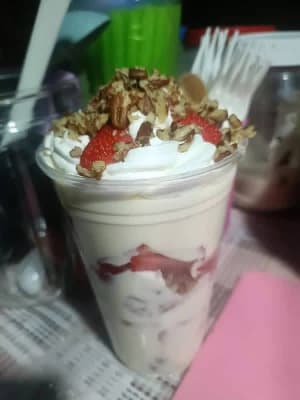 Frapperia Pau&Val - Frappes y Fresas con Crema
