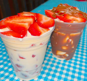Daneli Postres - Fresas con crema naturales