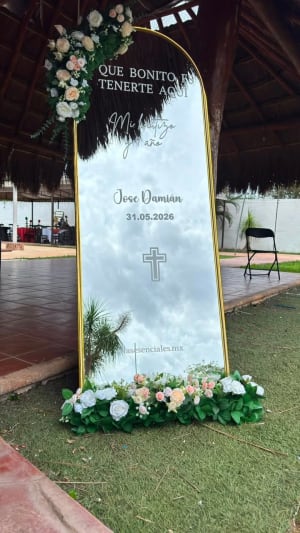 Las Esenciales.mx - Renta de Espejo Personalizado para Eventos
