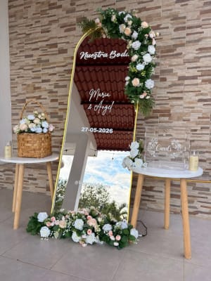 Las Esenciales.mx - Renta de Espejo Personalizado para Eventos