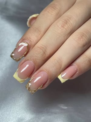 Gabii A. Reyes - Servicio de Uñas Acrílicas