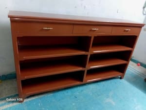 Karina Saqui Santes - Mueble de cedro restaurado