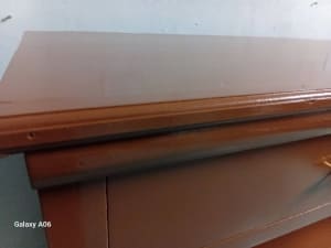 Karina Saqui Santes - Mueble de cedro restaurado