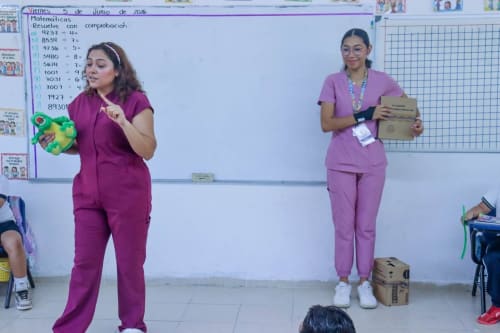 Acercan servicios de prevención y vacunación a escuela primaria en la colonia Sambulá