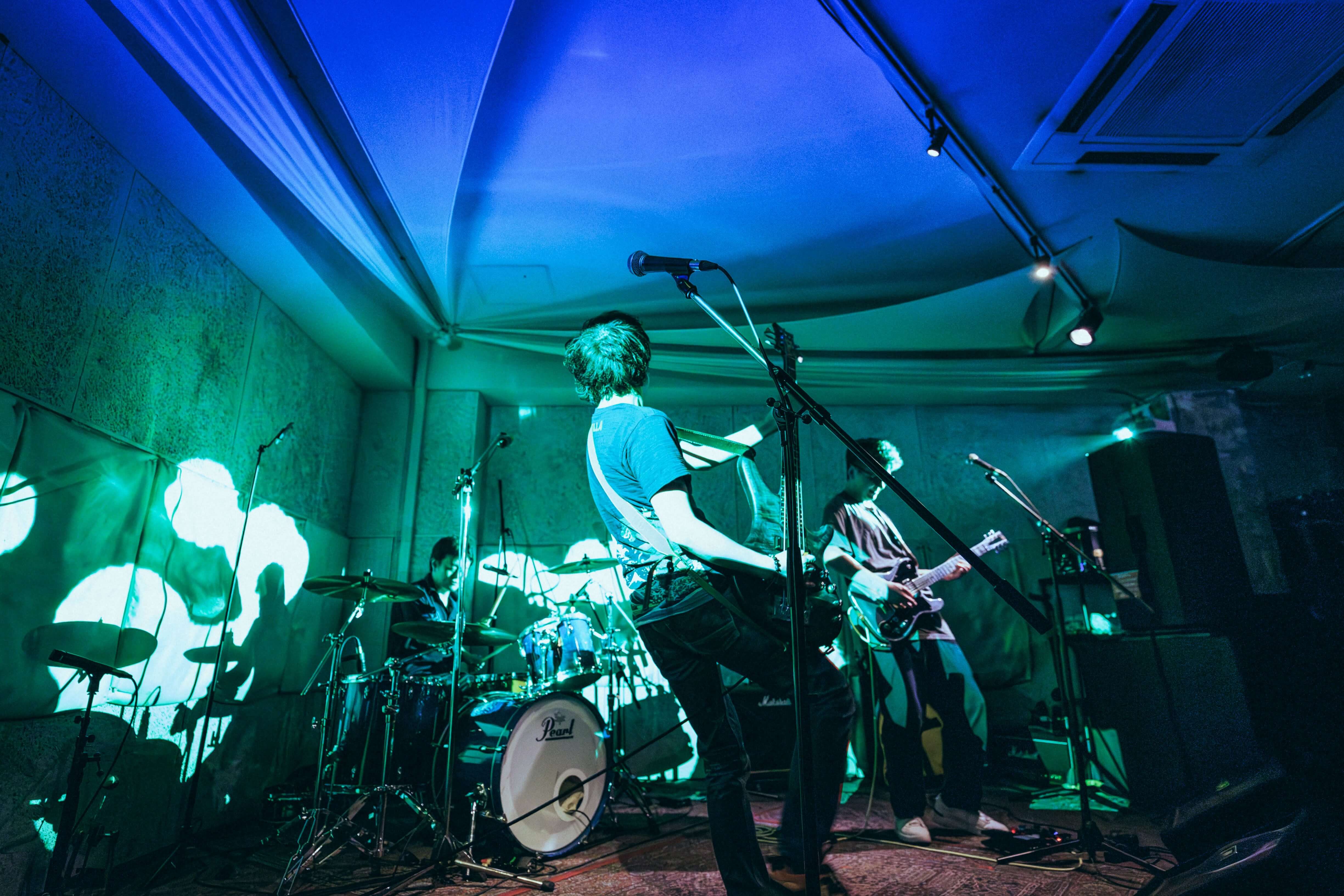 ステージ下手から