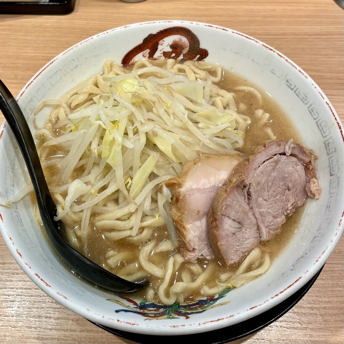ラーメン豚山 小ラーメン 野菜少なめ