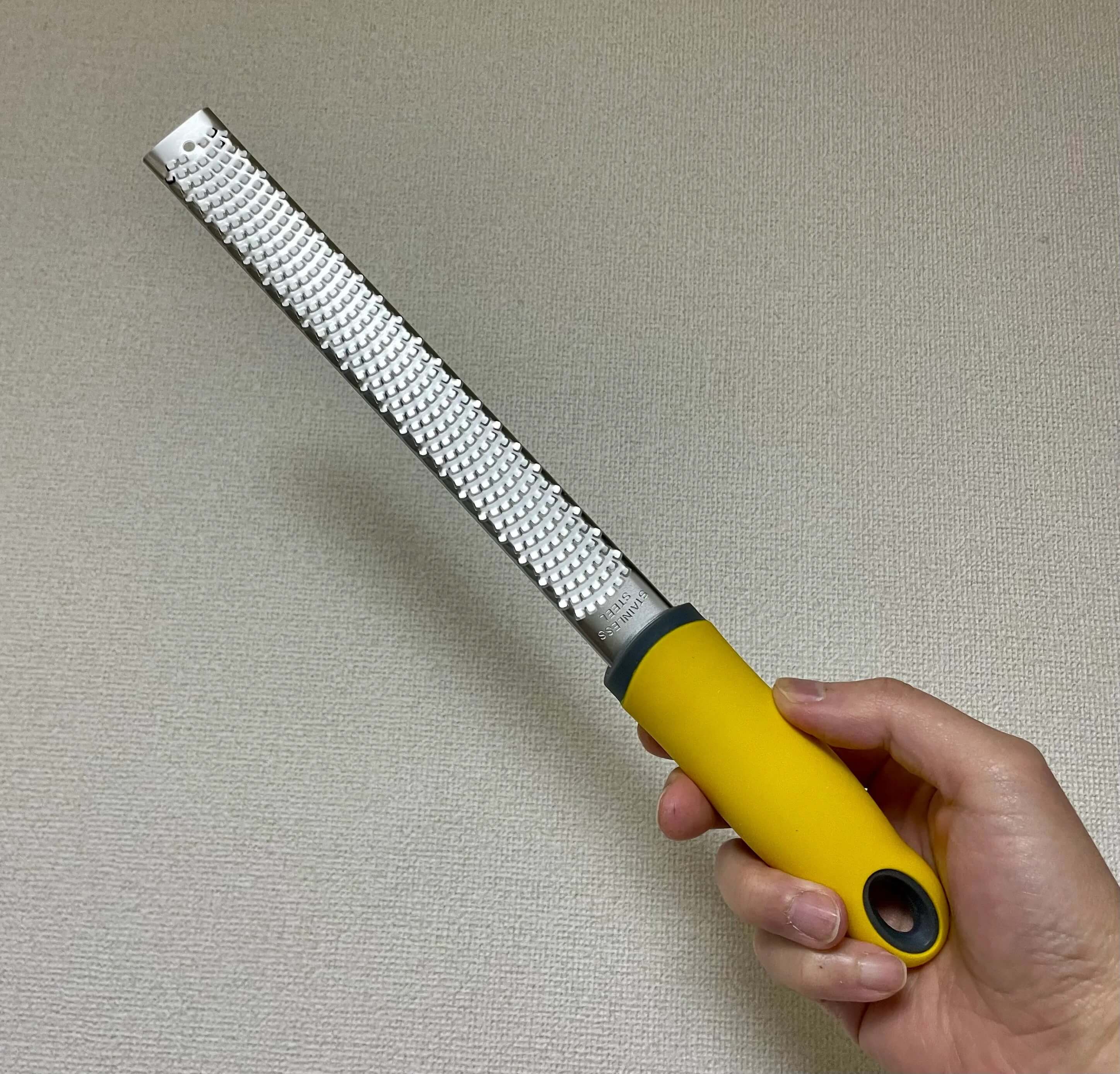 手で持つタイプのおろし器