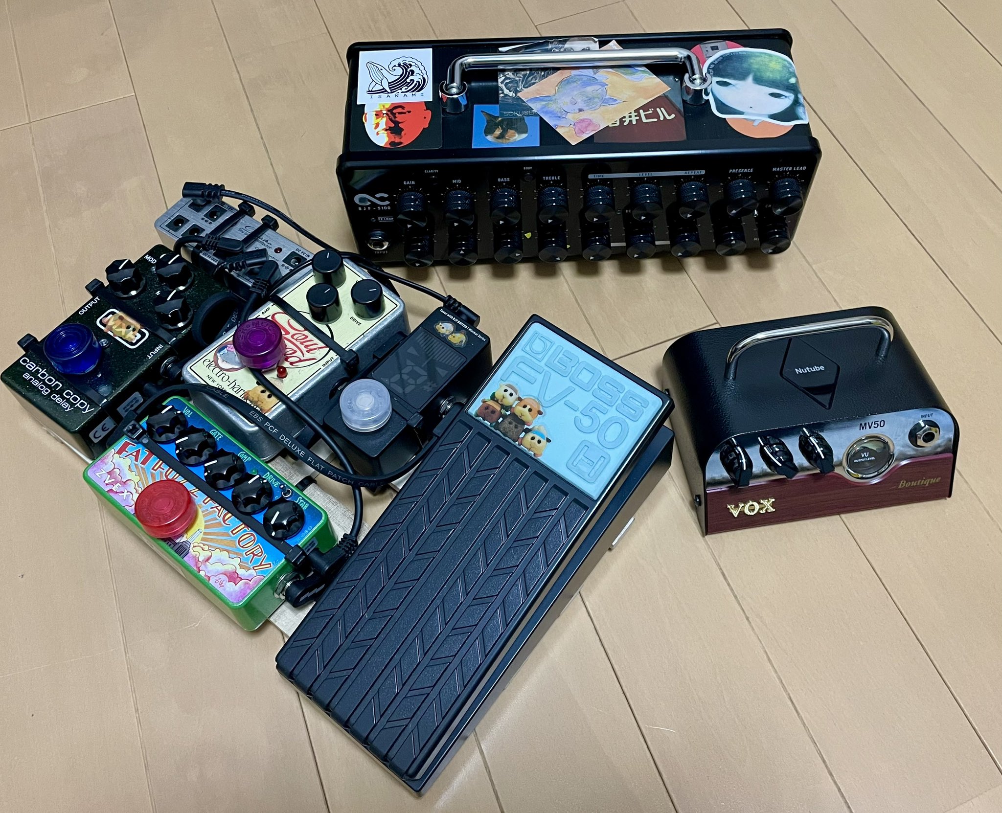 エフェクターボードとアンプ類