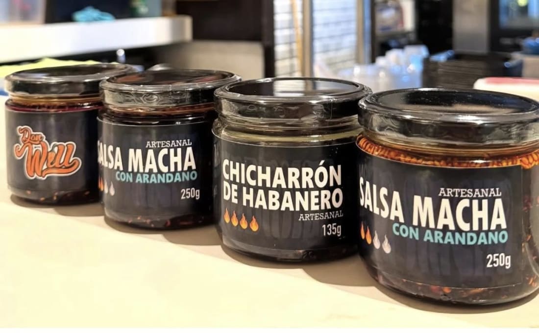Foto 2 de 5, Imagen de Chicharrón de Habanero y Salsa Macha con Arándanos, Entrega en Fco. de Montejo