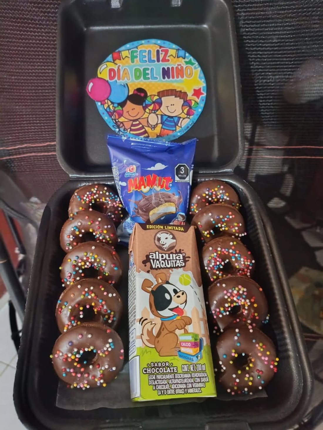 Foto 1 de 3, Imagen de Box Lunch y Dulce Antojo para el Día del Niño, Desde $100
