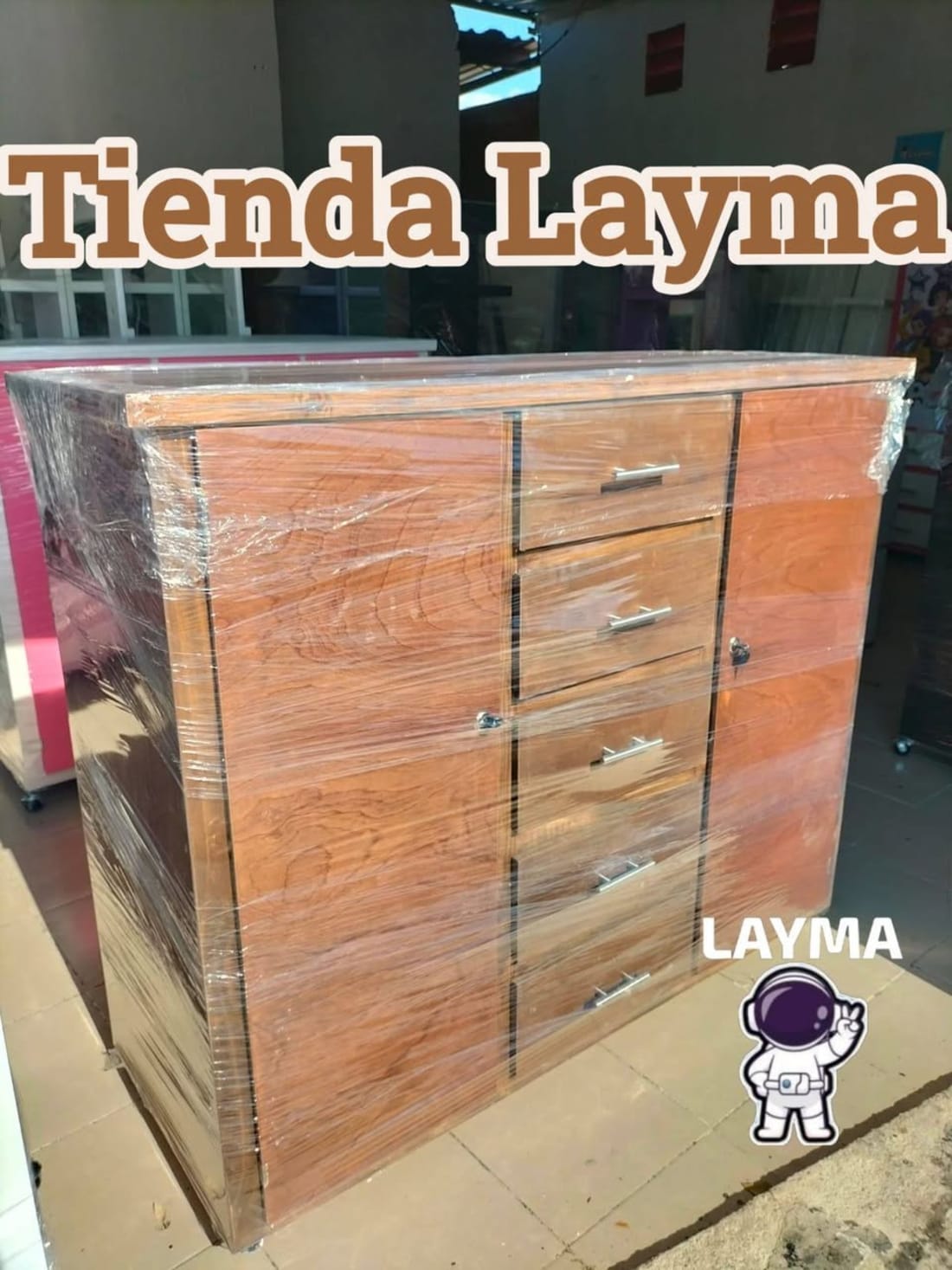 Foto 1 de 4, Imagen de Cómodas de Doble Puerta con 5 Cajones, $3,490