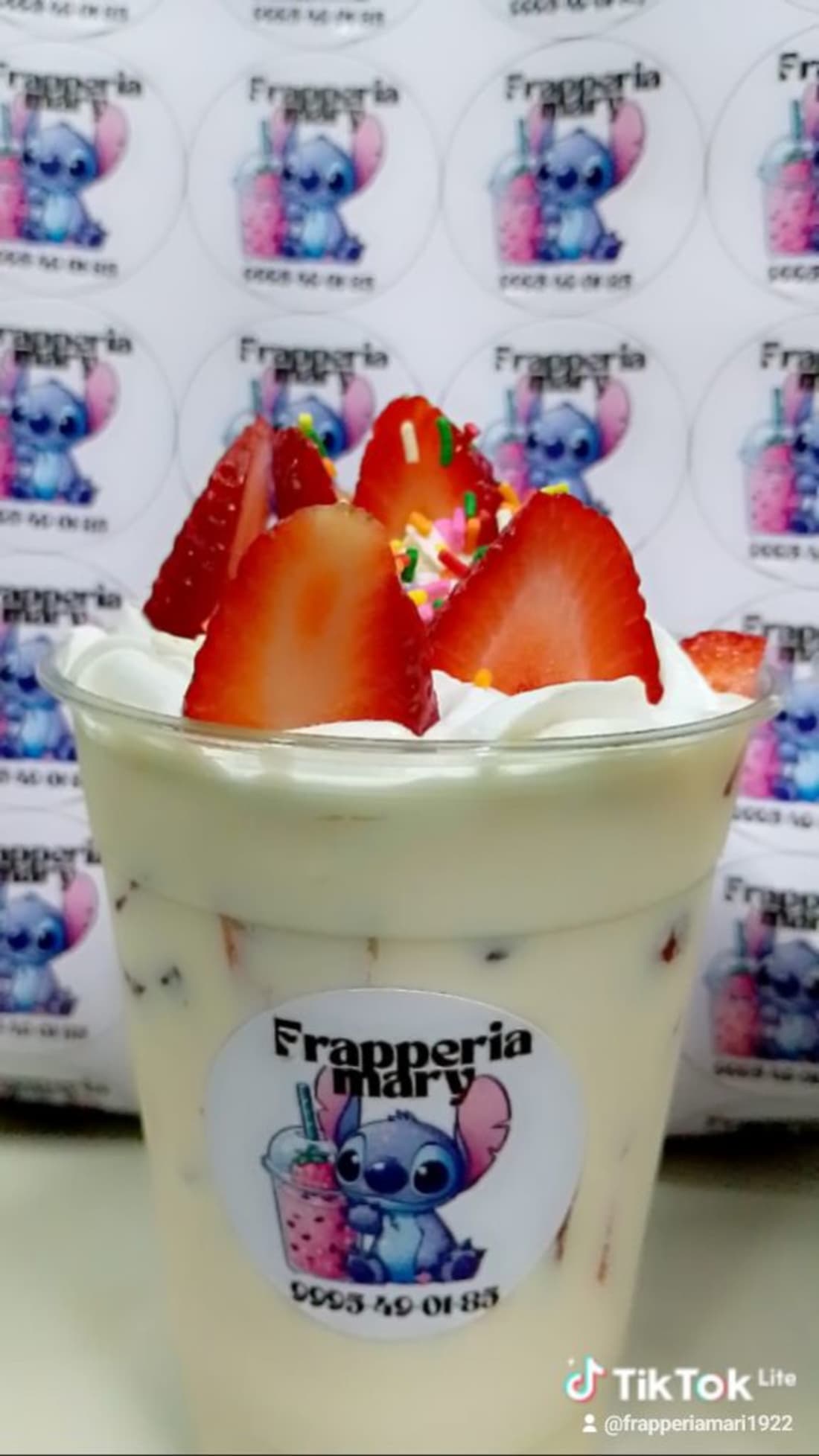 Imagen de Fresas con Crema - Vasos de 12, 16 y 18 Oz