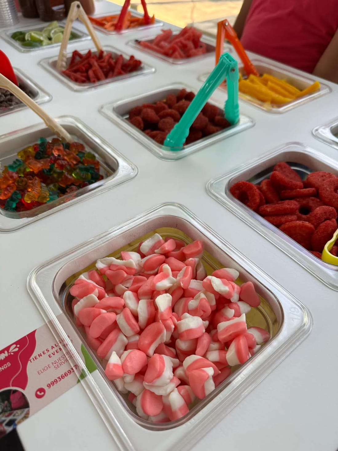 Foto 1 de 5, Imagen de Barra de Snacks para el Día del Niño, Variedad de Toppings
