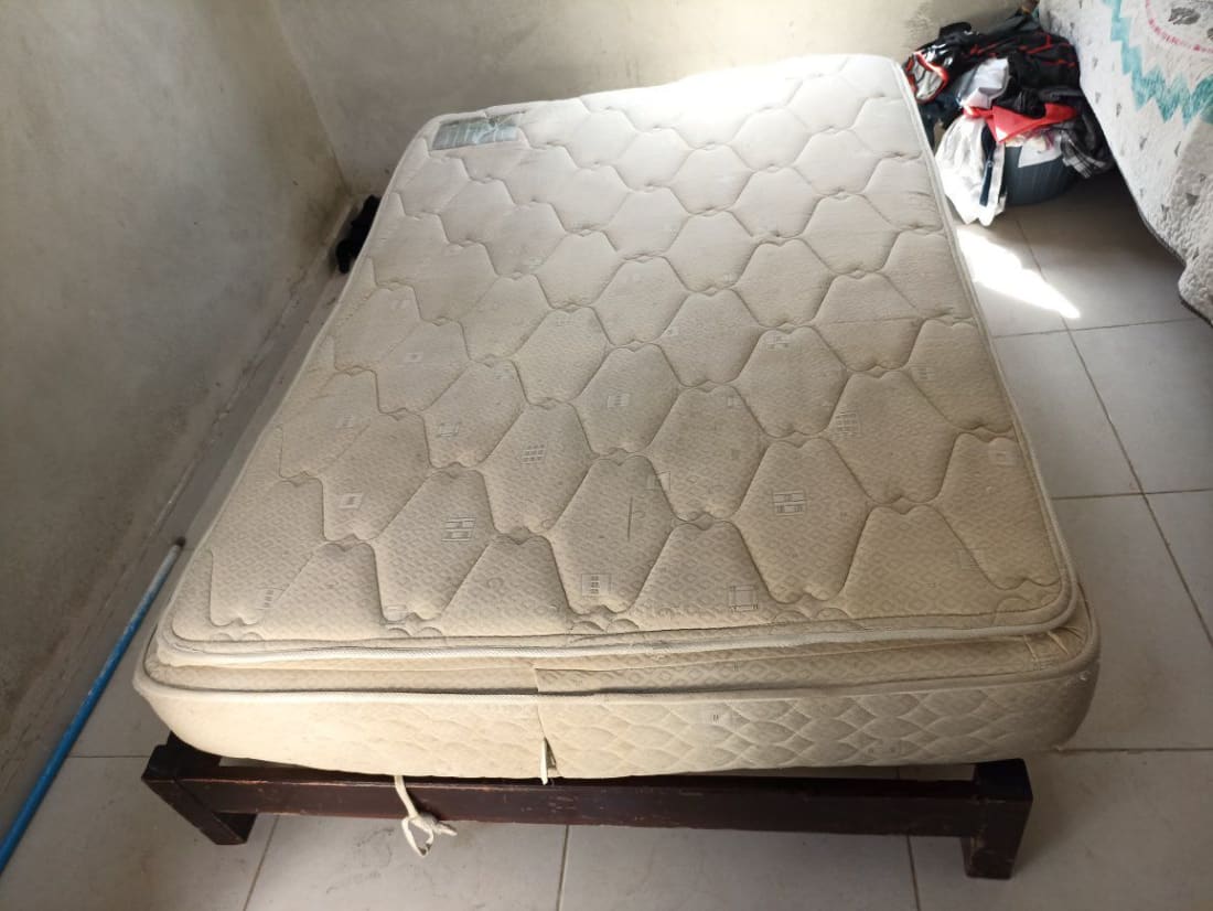 Foto 1 de 5, Imagen de Lavado de Tapicería y Restauración de Faros de Autos