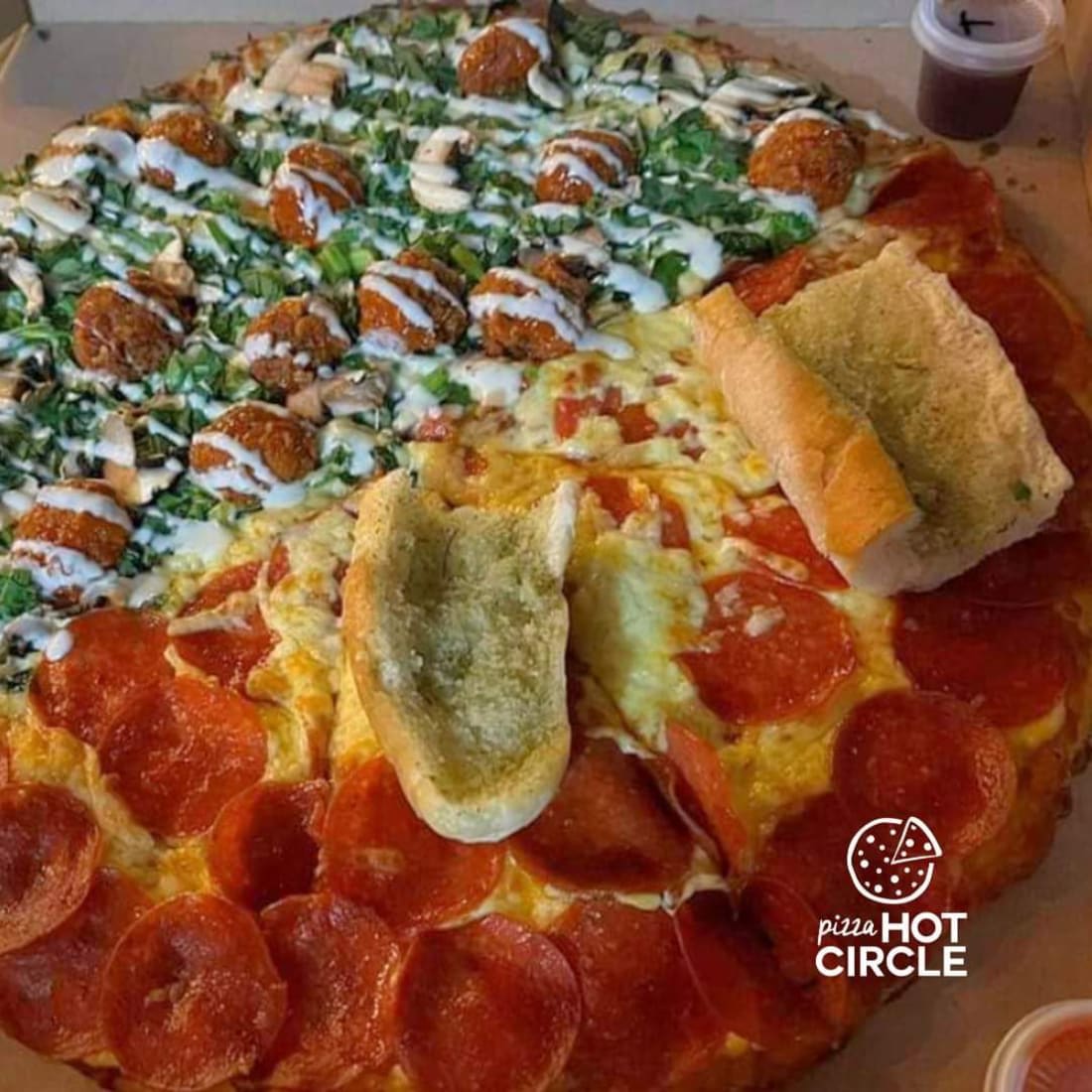 Foto 1 de 4, Imagen de P-hot Circle Caucel, Pizzas de Especialidades