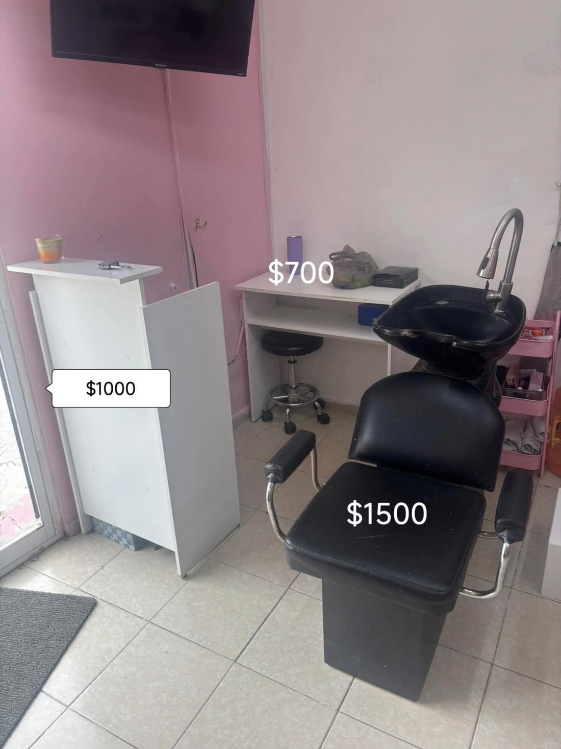 Imagen de Vendo Equipo de Estética, Lavacabezas, Mesa Uñas, Recepción