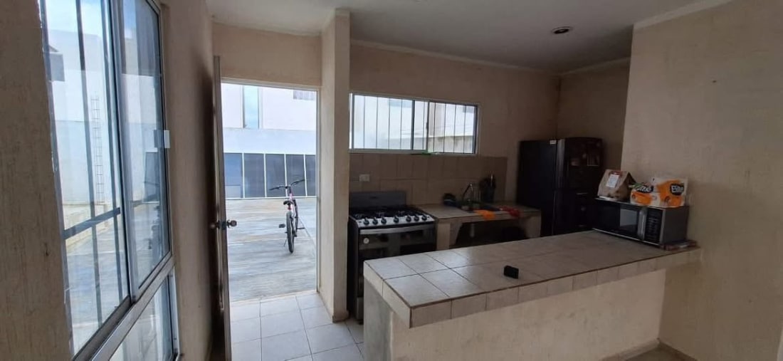 Foto 1 de 5, Imagen de Venta de Casa en Amavita Cd Caucel en Esquina de Dos Plantas