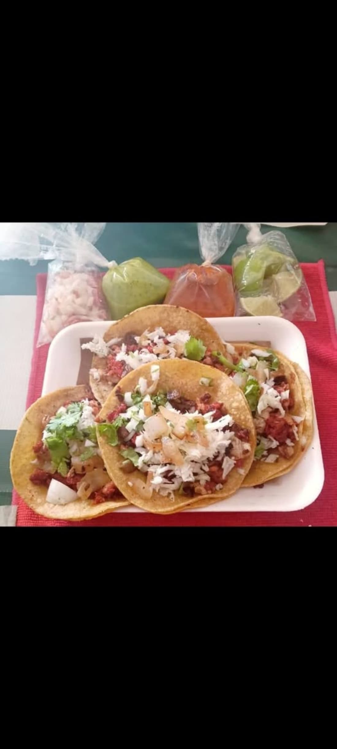 Foto 1 de 5, Imagen de Taqueria Roger Ya Esta Laborando Tenemos Promoción de Quesabirria