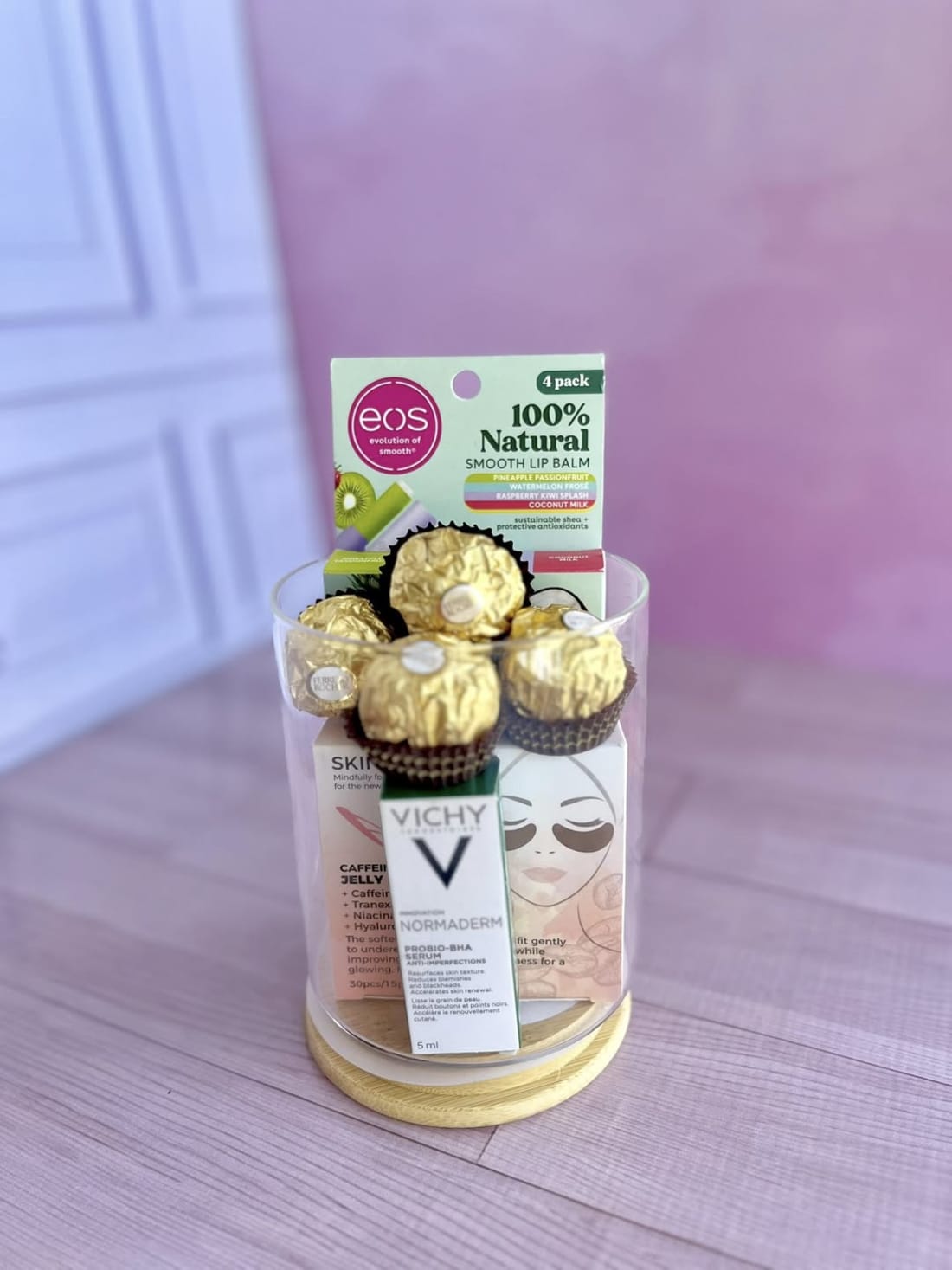 Imagen de Kit de Belleza $500 Incluye Recipiente de Vidrio, 4 Lip Balm Eos