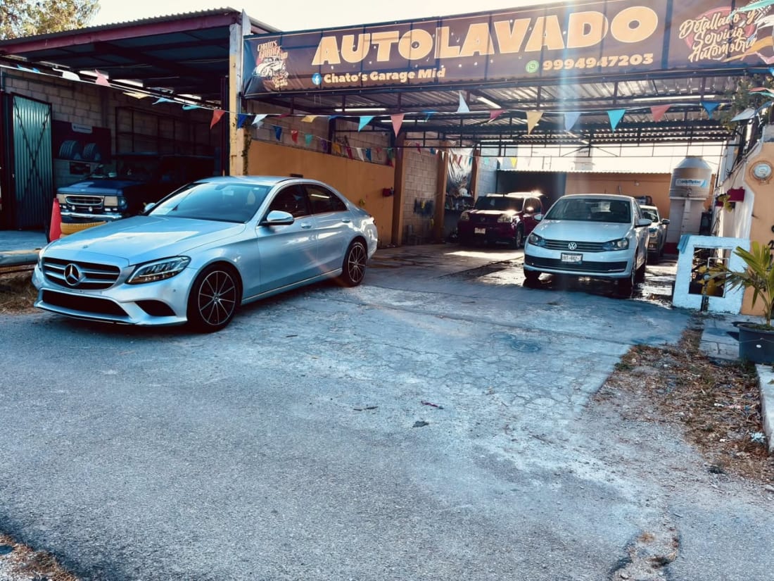 Chato's Garage Mid