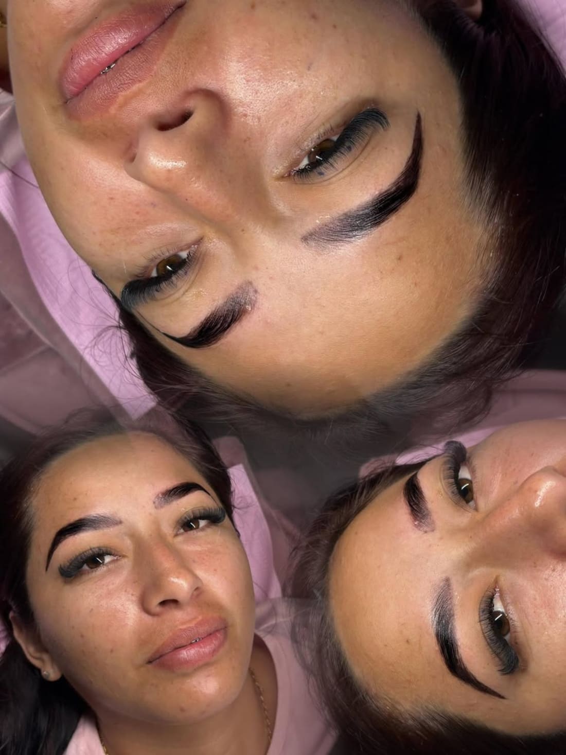 Extensiones de pestañas y laminado de cejas