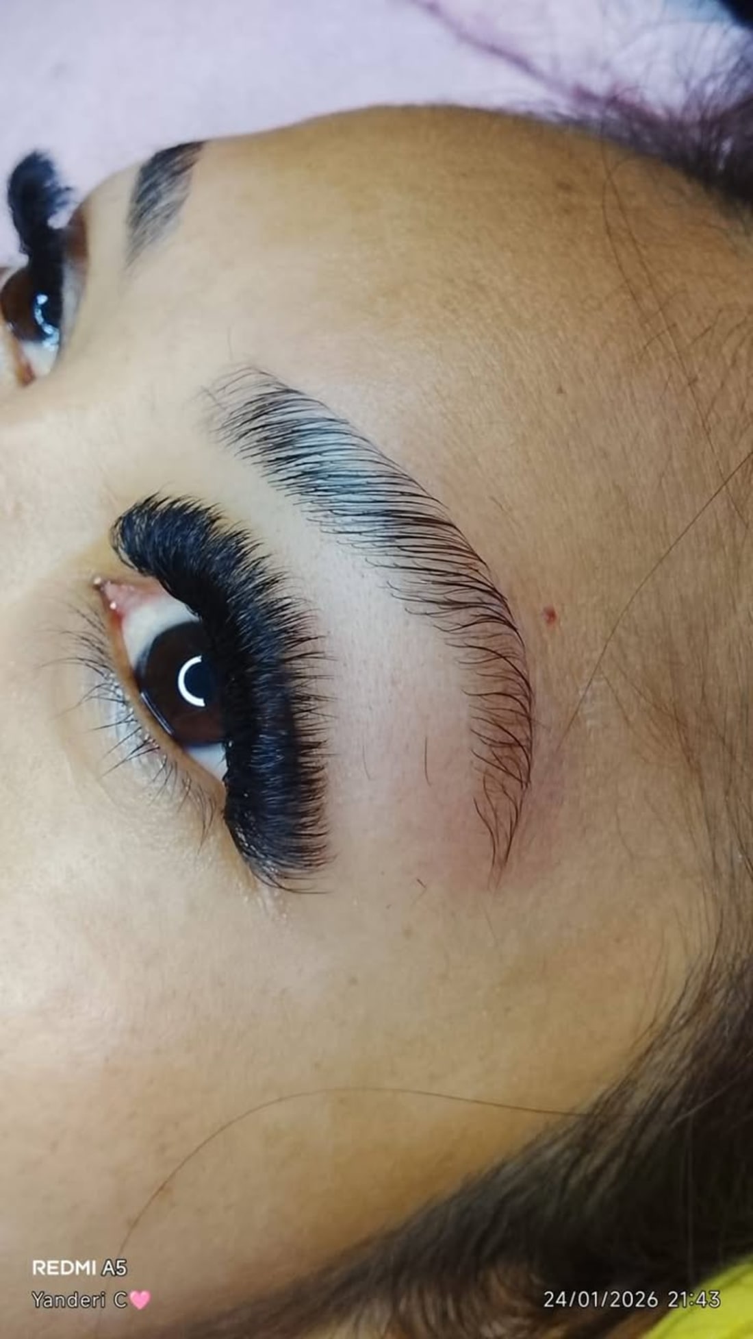 Diseño de Cejas y Extensiones