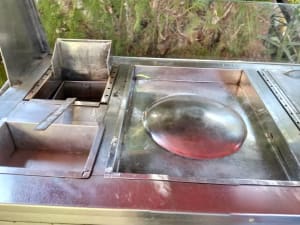 Carrito multiusos de acero inoxidable con freidora, vaporera y plancha