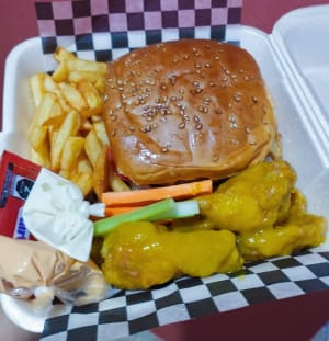 Alitas y boneless promoción