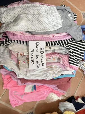 Ropa de bebé en buen estado