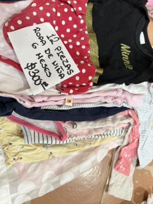 Ropa de bebé en buen estado