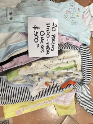Ropa de bebé en buen estado
