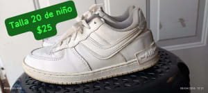 Zapatos de niño y caballero