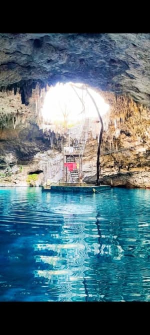El Parador Turístico Cenote Yaxbacaltún