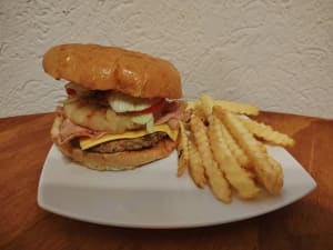 La Mera Burger