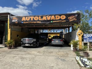 Chato's Garage Mid