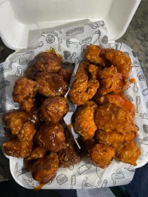 Alitas y Boneles
