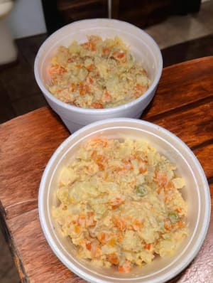 Tamales colados y ensalada rusa a domicilio
