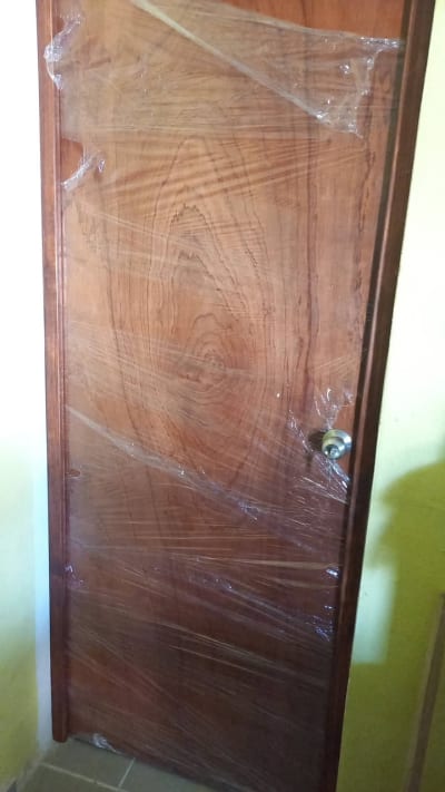 Puertas entamboradas de madera para baño y recámara, económicas — Kanasín
