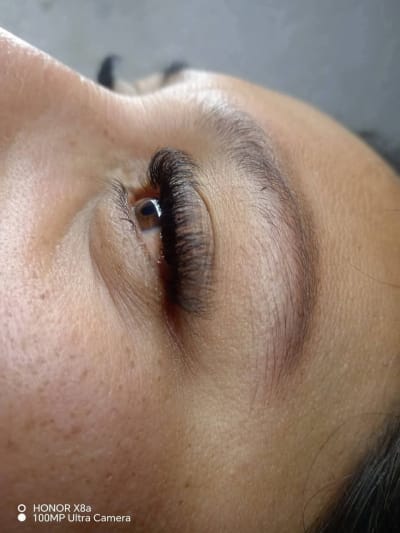 Extensiones de pestañas, clásica + planchado de cejas $350 — Kanasín
