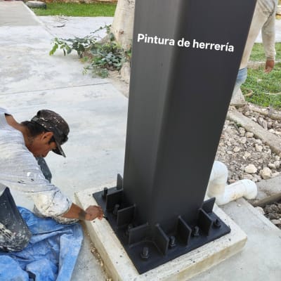 Diseños E Imagen, Pintura de herrería en Cholul — Cholul