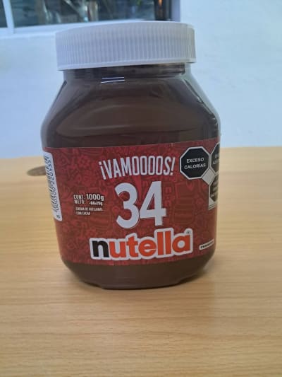 Nutellas y bolsas de M&M — Cielo Alto