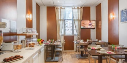 Salle petit déjeuner