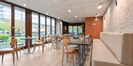 Salle petit déjeuner