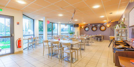 Salle petit déjeuner