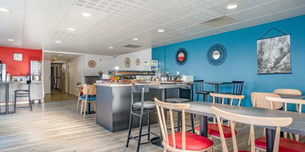 Salle petit déjeuner
