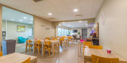 Salle petit déjeuner