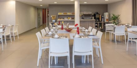 Salle petit déjeuner