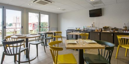 Salle petit déjeuner