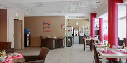 Salle petit déjeuner